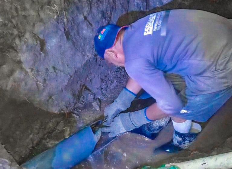 ESSMAR atiende fuga en tubería de impulsión de la estación de bombeo Gaira