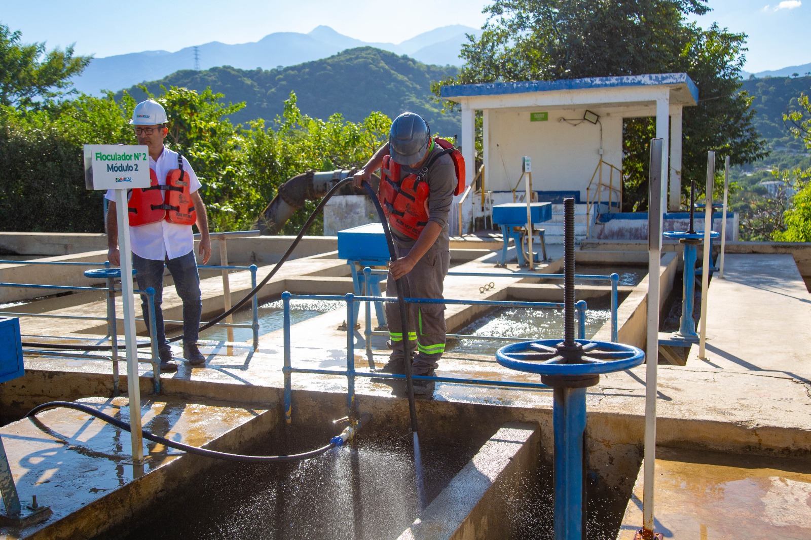 ESSMAR E.S.P. refuerza el sistema de acueducto con trabajos de mantenimiento en las plantas de tratamiento durante la Semana Santa