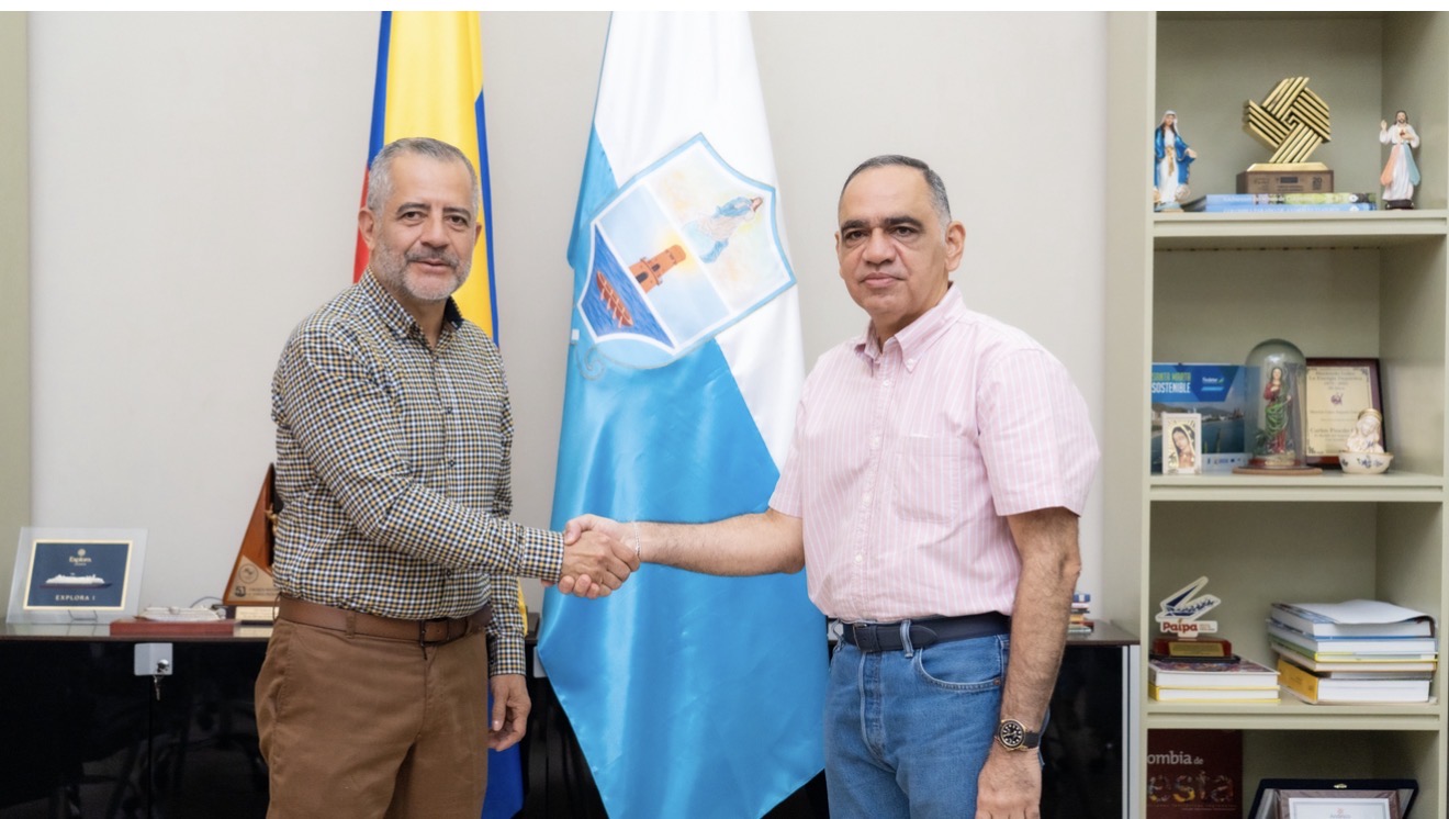 Alcalde Carlos Pinedo posesiona a David Millán como gerente de la Essmar