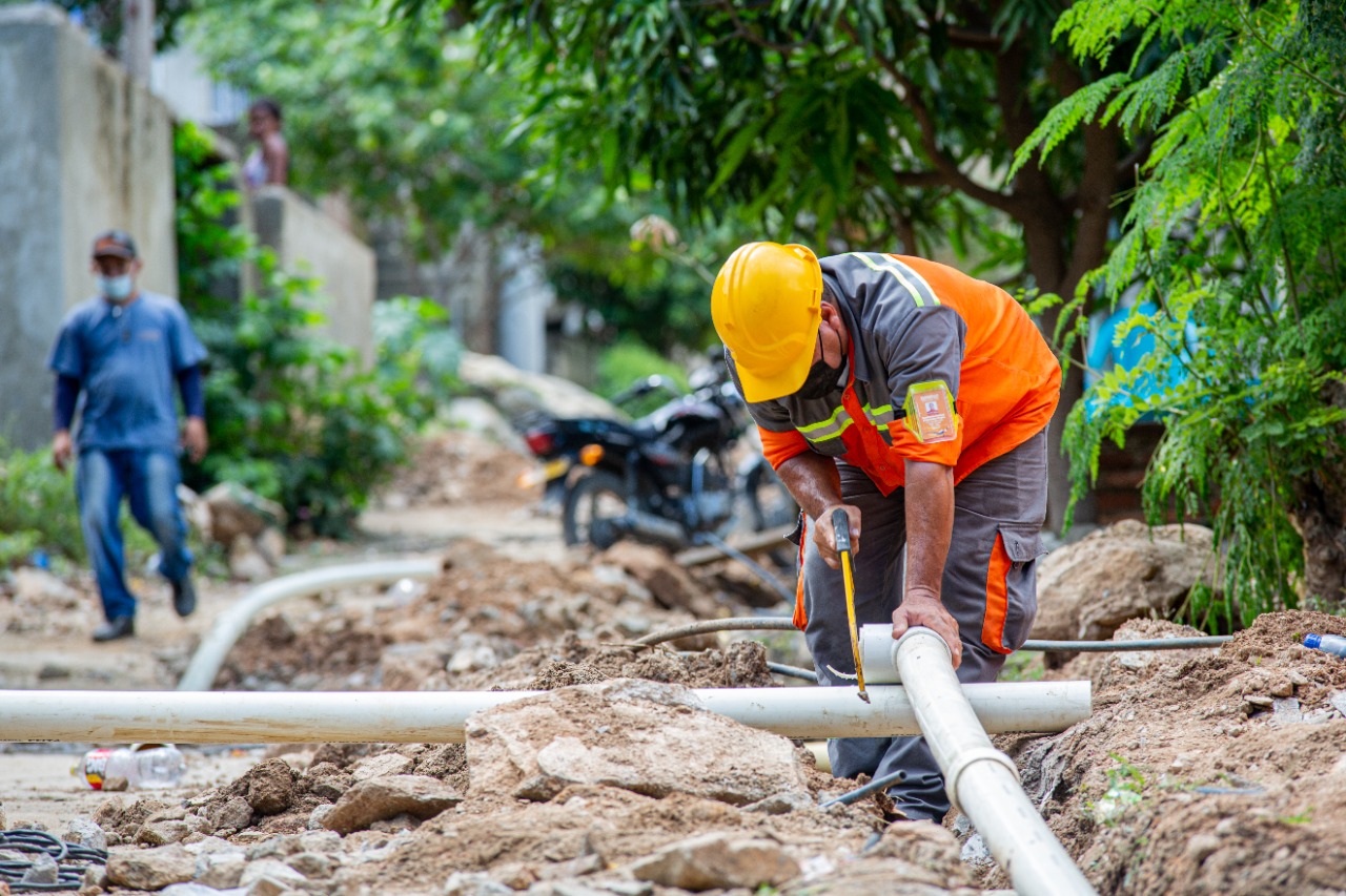 Alcaldía Distrital y Essmar ejecutan obras de acueducto en ‘Martha Abello’ 