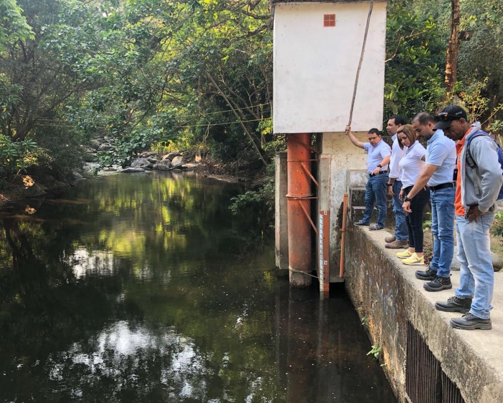 Alcalde Martínez inspeccionó captación del río manzanares para verificar nivel de caudales