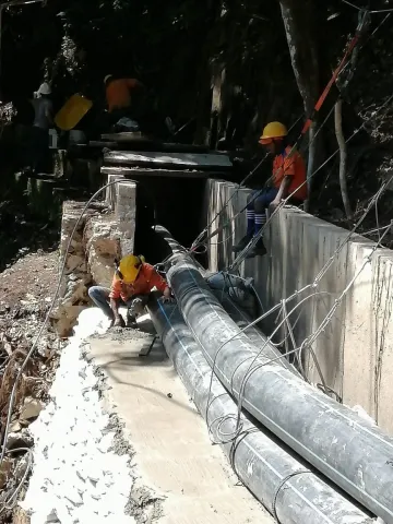 La Essmar inicia reconstrucción del canal de aducción en bocatoma del río Piedras