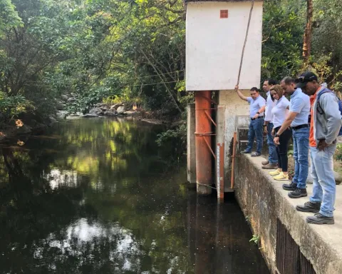 Alcalde Martínez inspeccionó captación del río manzanares para verificar nivel de caudales
