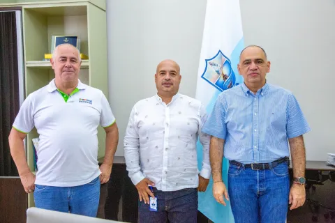 Superservicios, Distrito y Essmar articulan acciones para garantizar servicios públicos de calidad en Santa Marta